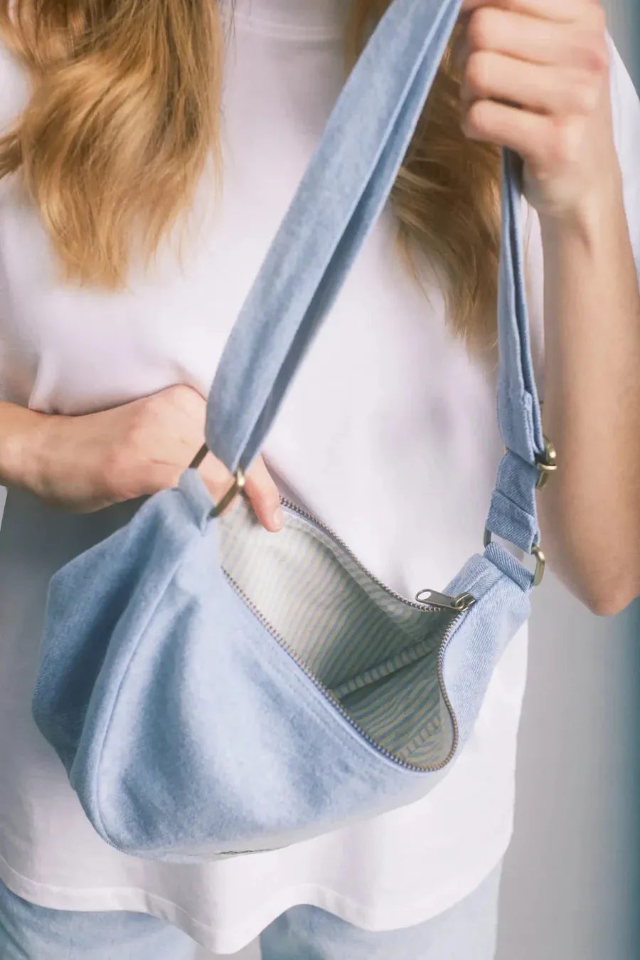 Hindbag Andrea Half Moon Bag - Blue Denim